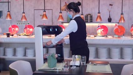 助力传统餐厅智慧升级,锐曼机器人持续发力!